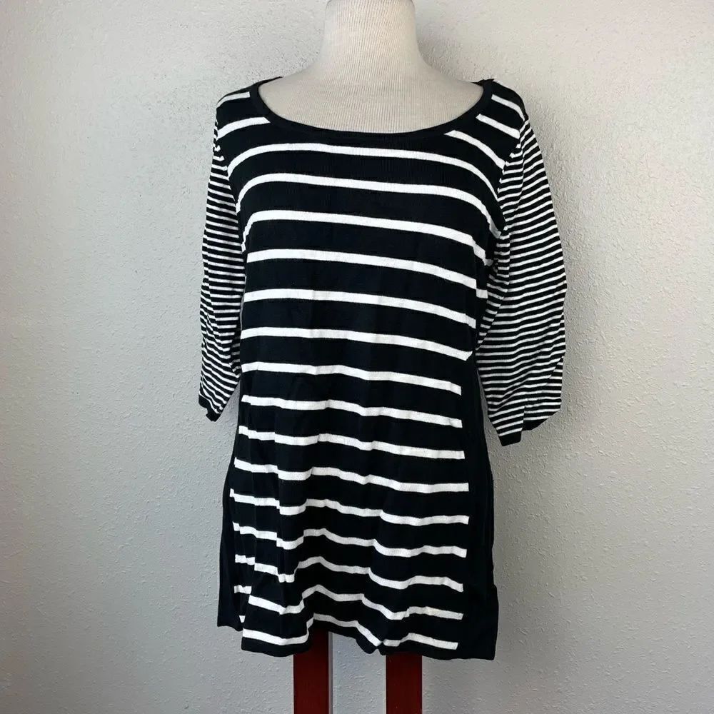 EUC Passports Womens 3/4 Sleeve Black and White Stripped Top Size L